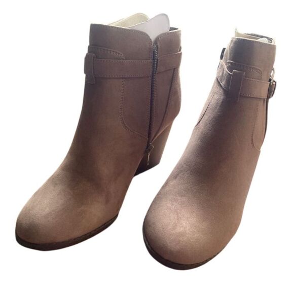 Market and Spruc Stylish Taupe Ankle Boots Wedge Heel BuckleBooties. NWOT - Picture 8 of 8